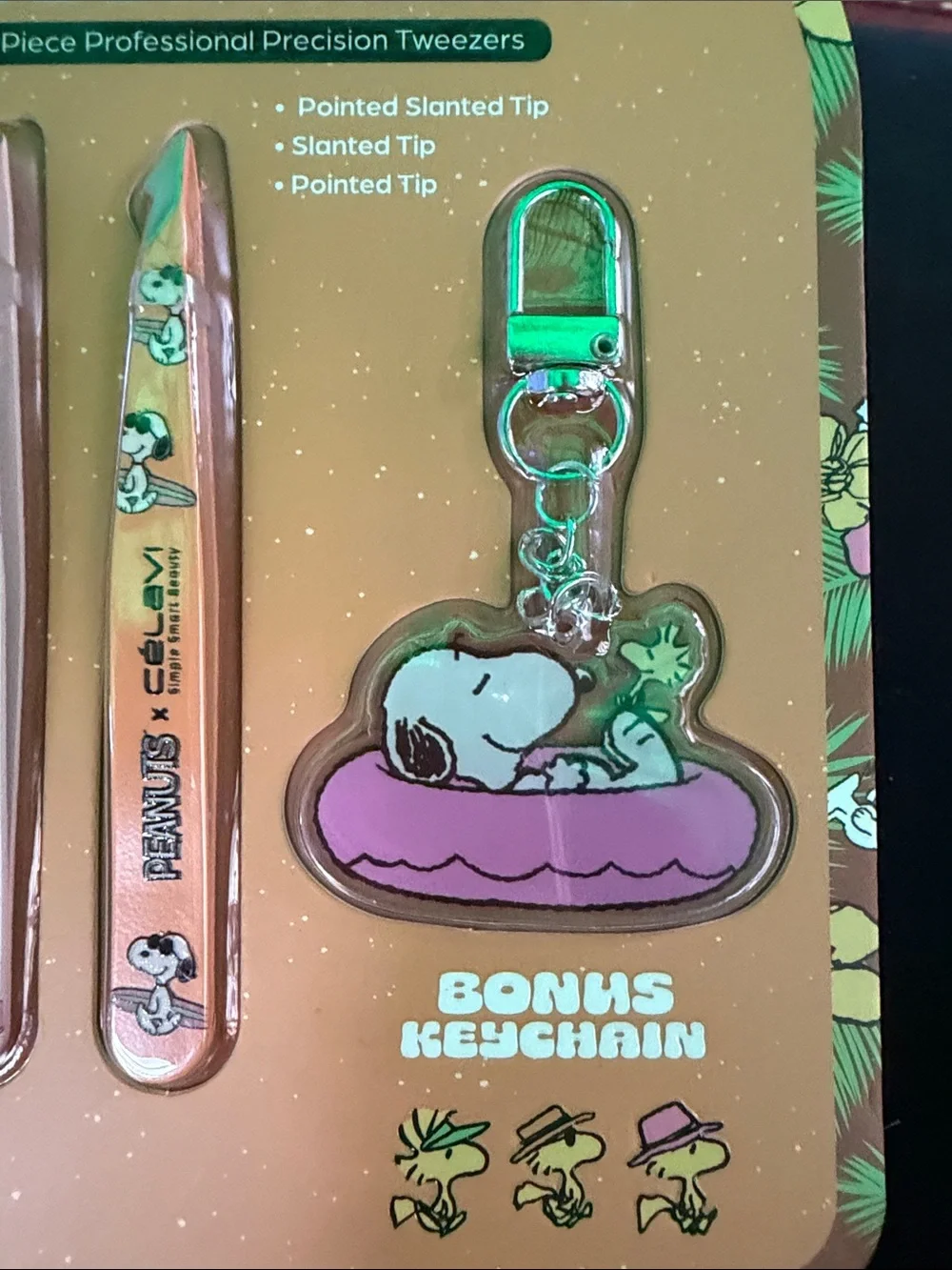 SNOOPY On The Beach Peanuts Tweezer Trio, Beach Glow Face Masks BONUS KEYCHAIN - Picture 7 of 9